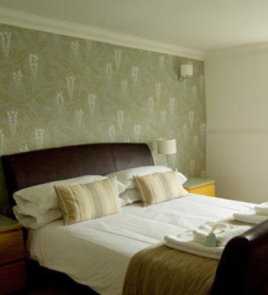 The White Horses By Everly Collection 4*