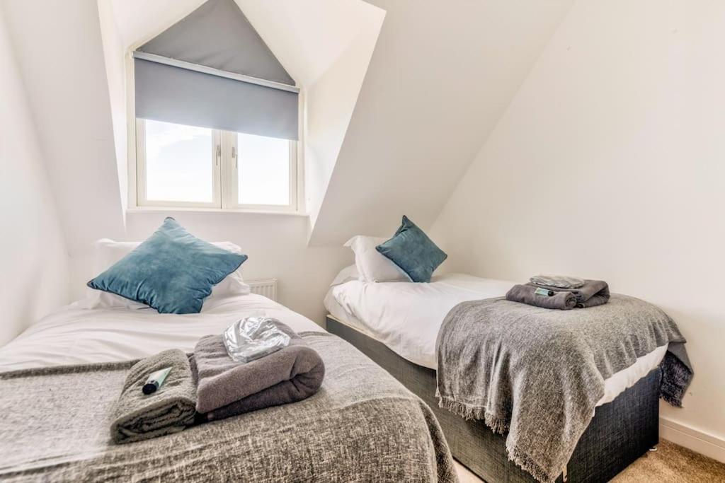 Cliff Heights-beach Front House Near Holiday home *