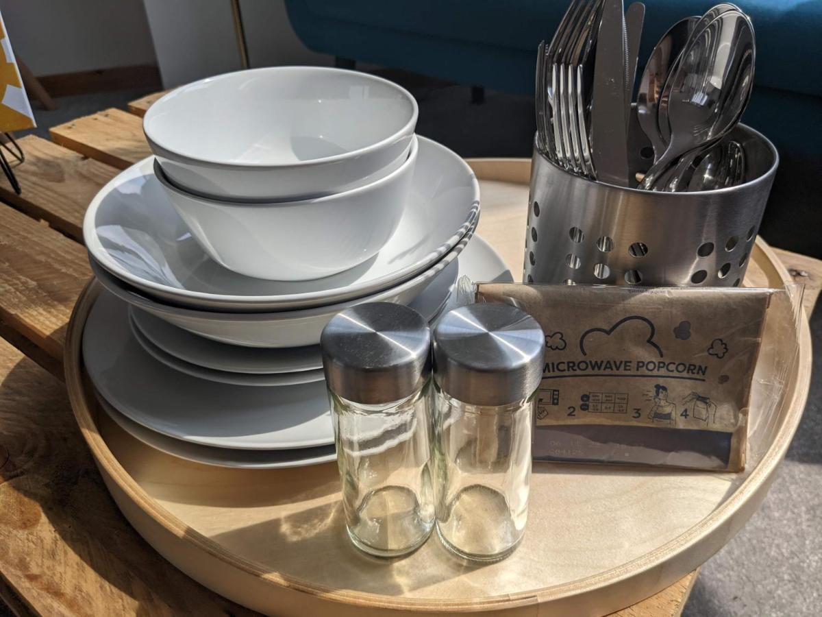 *large Unique Retro Private Attic & Bathroom* * Brighton