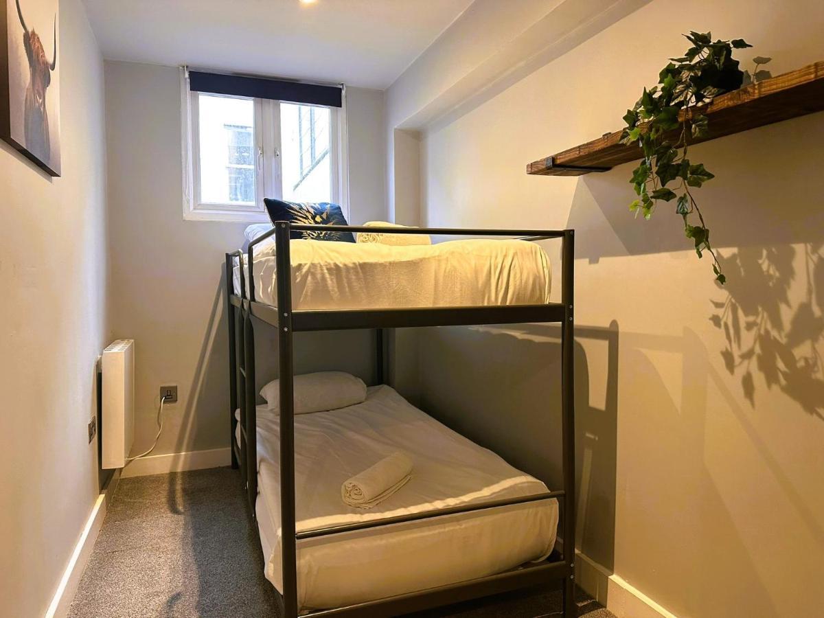 Apartment Flash Sale Funky Sleep 16 Guests Brighton