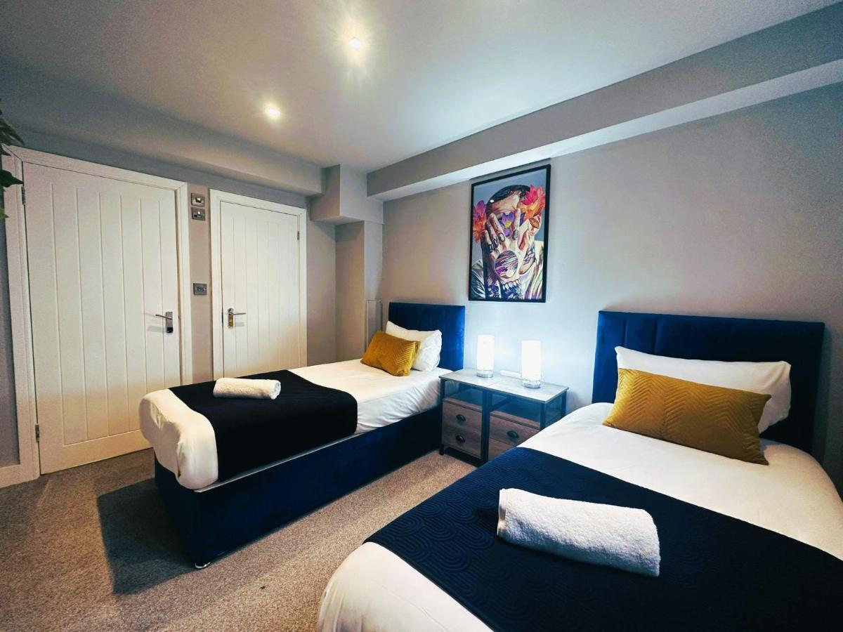 Apartment Flash Sale Funky Sleep 16 Guests *