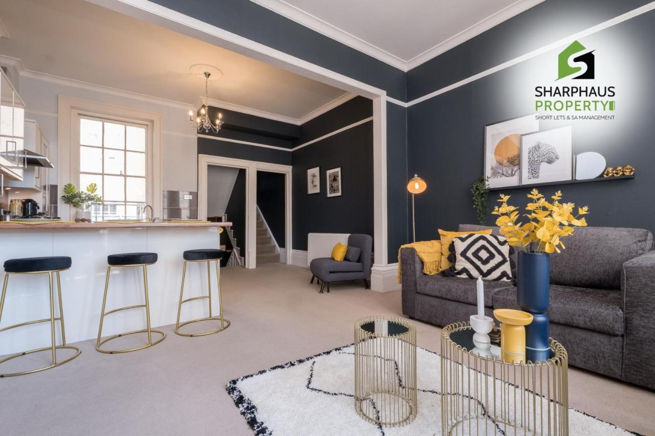 Charming Luxury 3bed In A Prime Location By Sharphaus Short Lets & Serviced Management Apartment