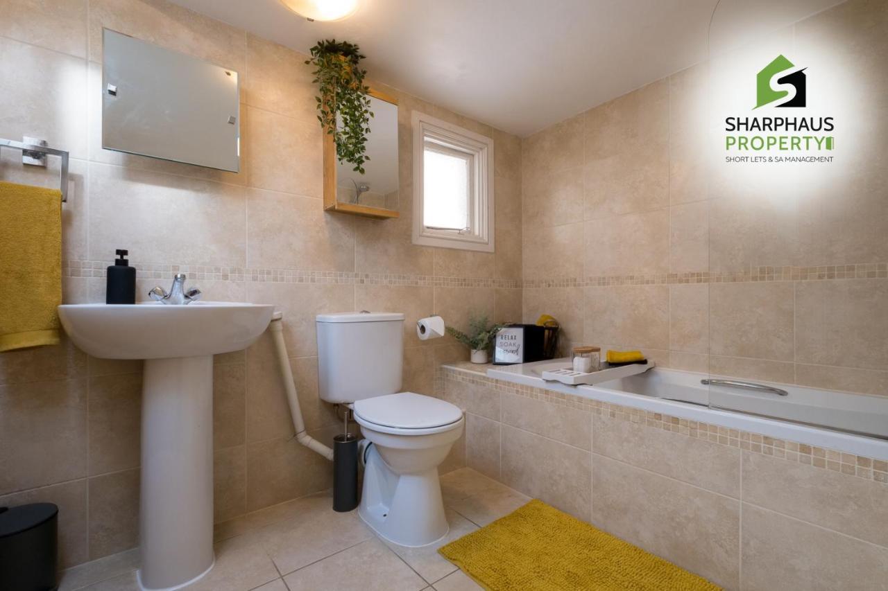 Apartment Charming Luxury 3bed In A Prime Location By Sharphaus Short Lets & Serviced Management *