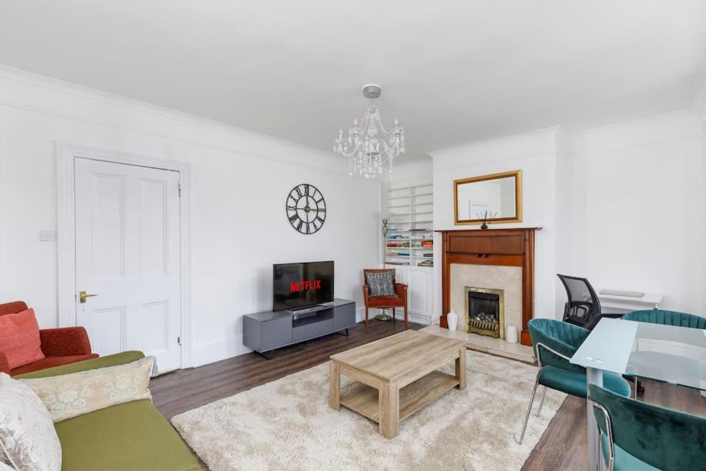 Apartment Charming 2 Bedroom Flat In With Free Parking