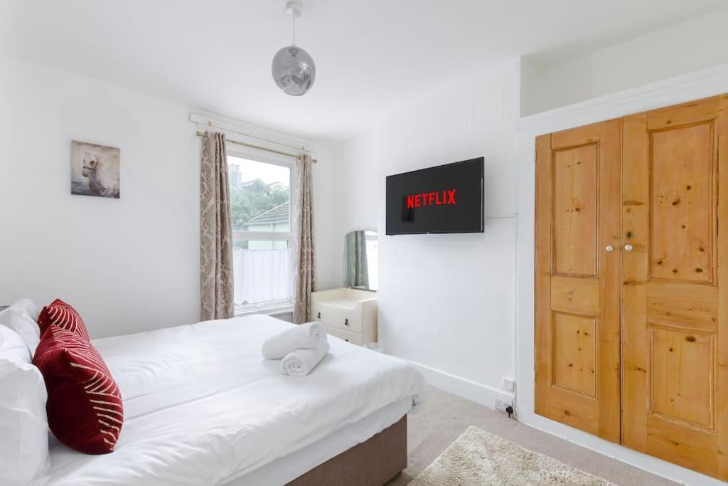 Charming 2 Bedroom Flat In With Free Parking * Brighton