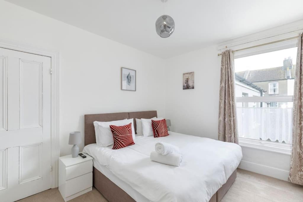 Charming 2 Bedroom Flat In With Free Parking Brighton