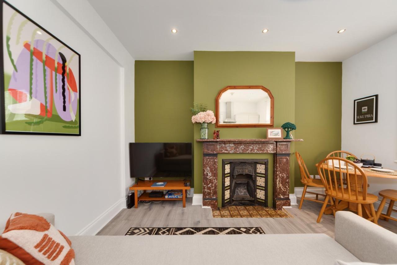 Number7, 3 Minutes To The Beach, Super King Beds, Part Of Burlington-escapes Apartment *