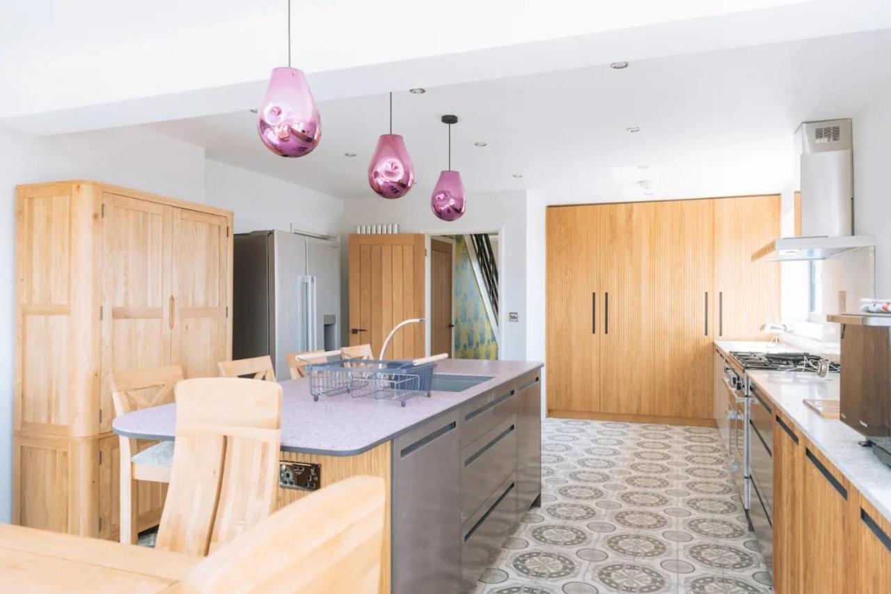 Lush & Spacious 3bd House - East Brighton