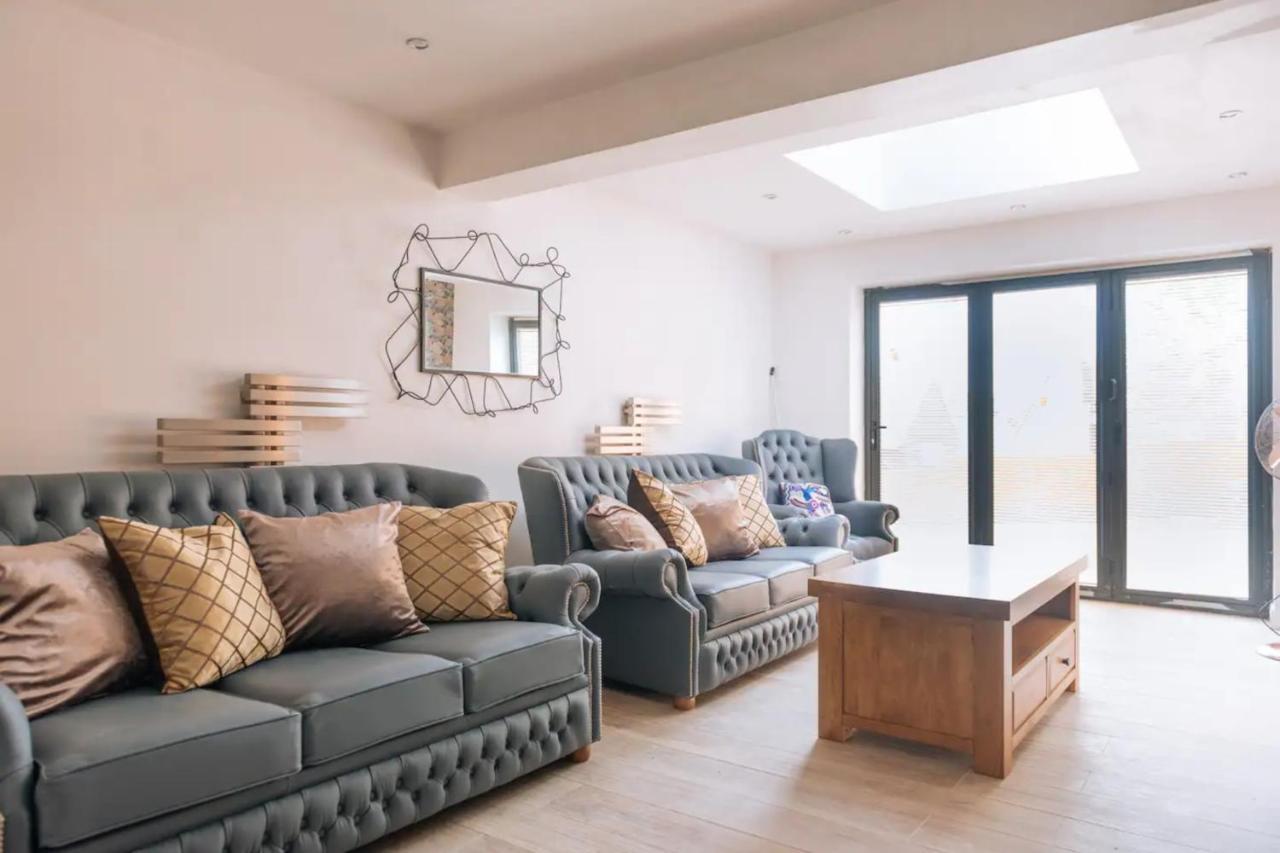 Lush & Spacious 3bd House - East *
