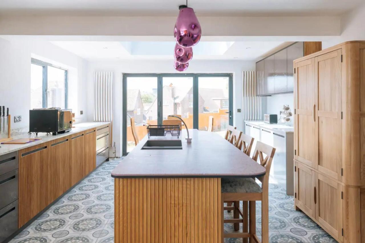 Lush & Spacious 3bd House - East Brighton