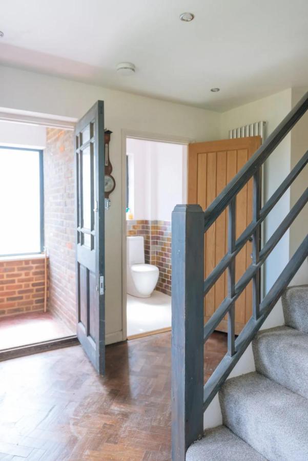 Lush & Spacious 3bd House - East Holiday home