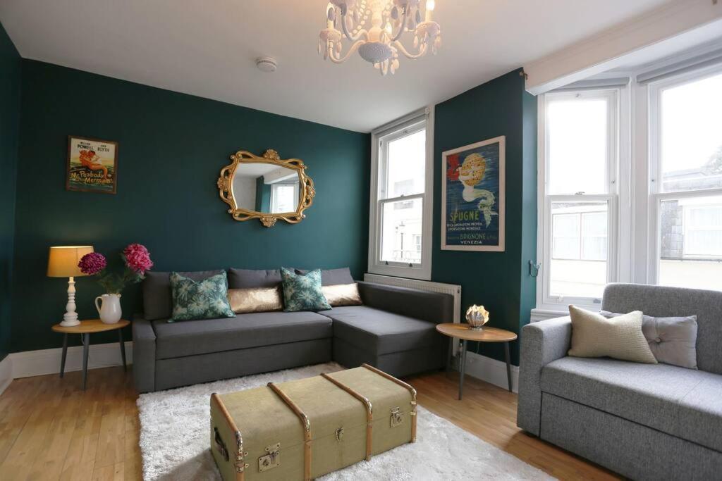 Mermaid House - Close To Beach - By Crown Gardens Holiday home Brighton