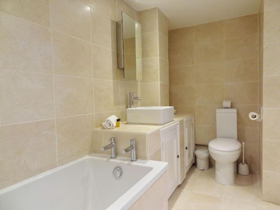 Mermaid House - Close To Beach - By Crown Gardens Brighton