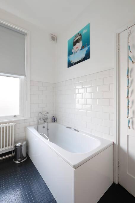 Superb 2 Bed Townhouse Next To The Level Park Brighton