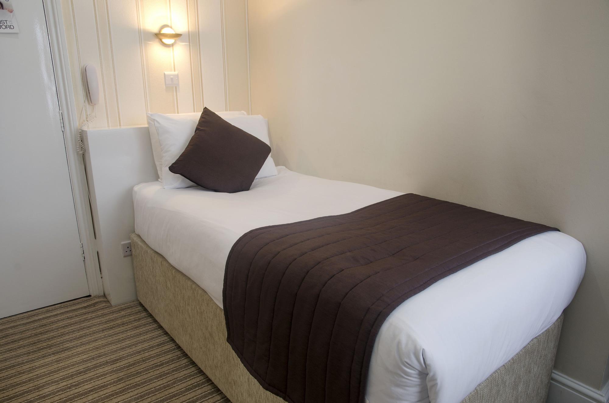 Hotel The 3*