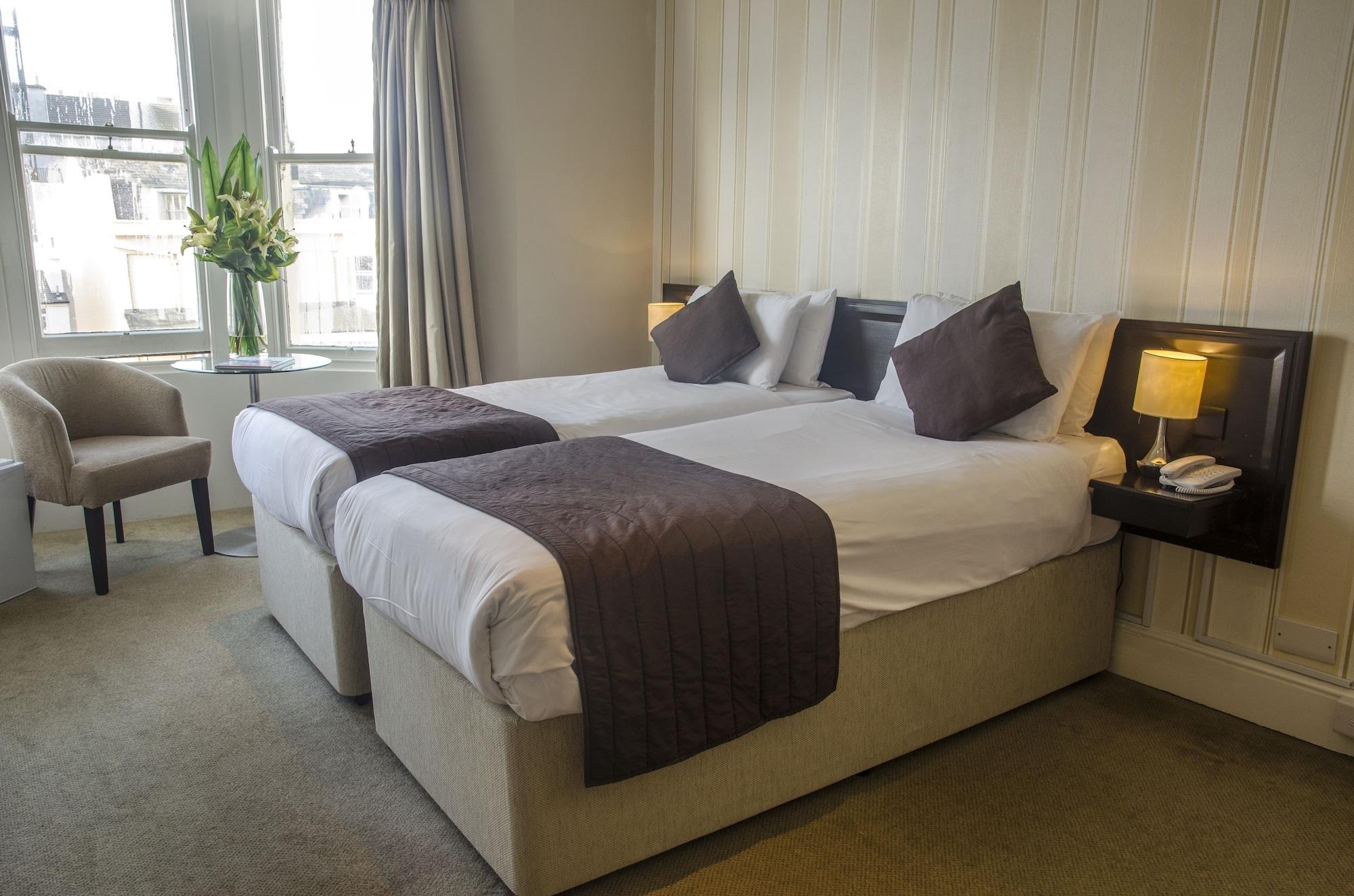 Hotel The 3*