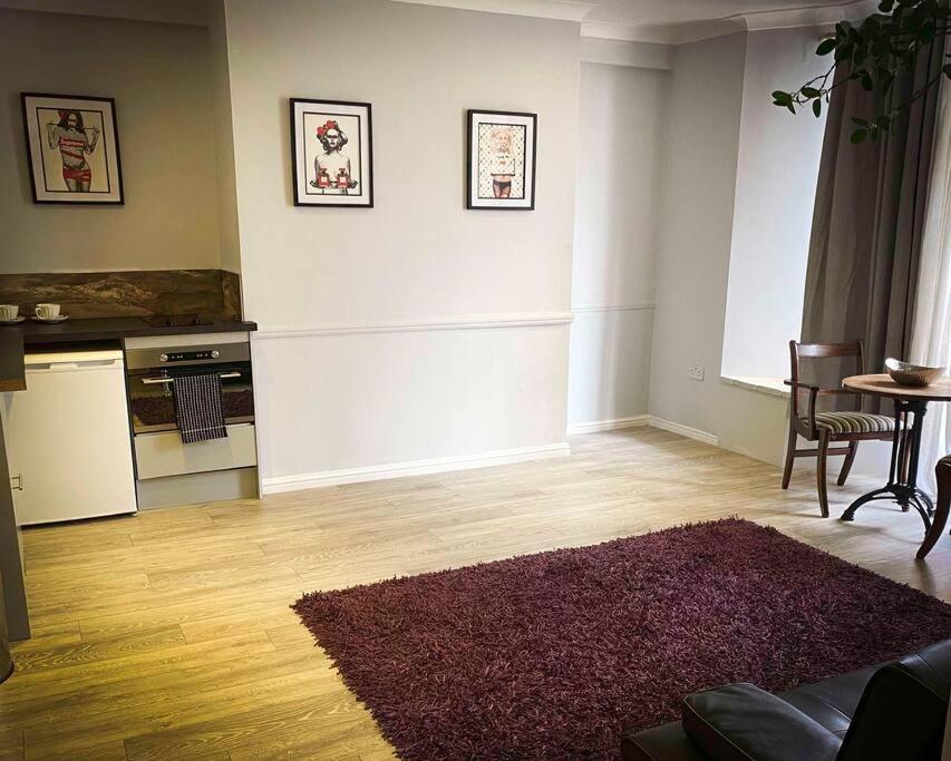 Apartment The Nash - One Minute Walk To Beach