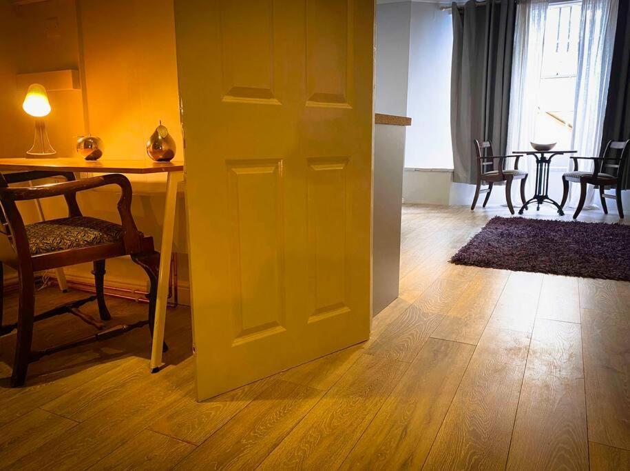 The Nash - One Minute Walk To Beach * Brighton