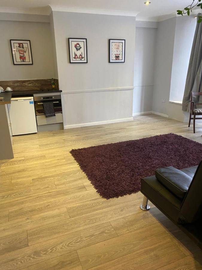 The Nash - One Minute Walk To Beach Apartment *