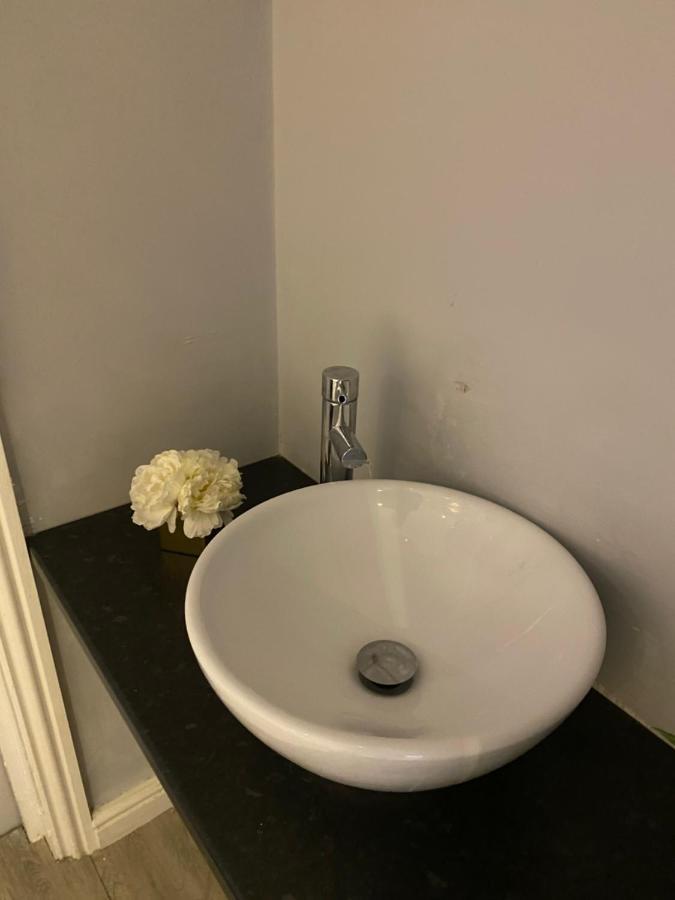The Nash - One Minute Walk To Beach Apartment *