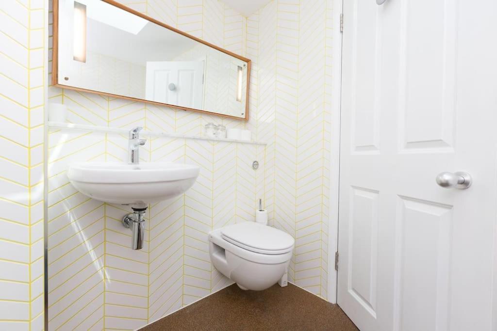 Large Townhouse Just 2 Minutes From The Sea/i360! Holiday home Brighton