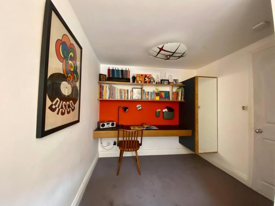 Holiday home Large Townhouse Just 2 Minutes From The Sea/i360!
