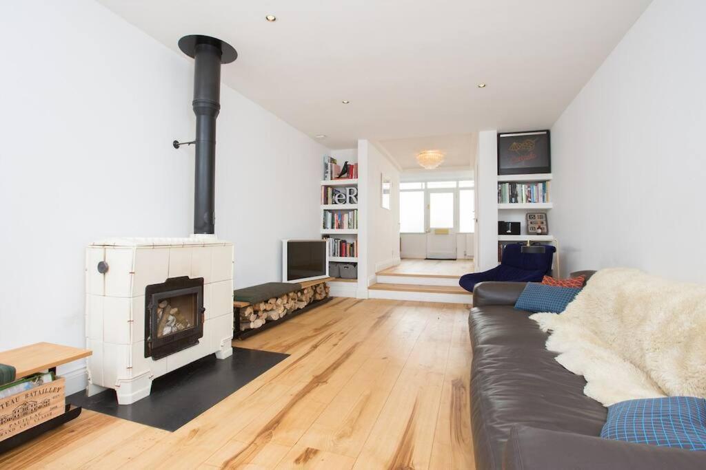 Holiday home Large Townhouse Just 2 Minutes From The Sea/i360! *