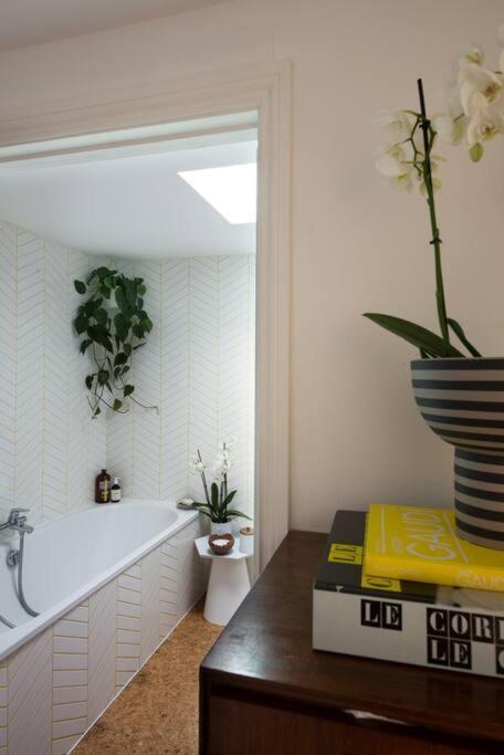 Large Townhouse Just 2 Minutes From The Sea/i360! Holiday home Brighton