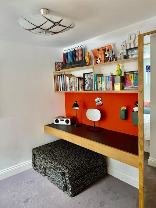 Holiday home Large Townhouse Just 2 Minutes From The Sea/i360!