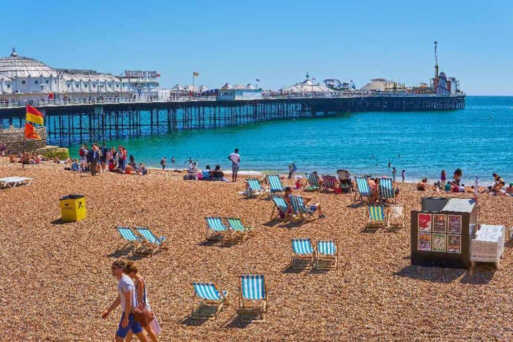 Perfect Getaway Near Beach, Town, Station Brighton