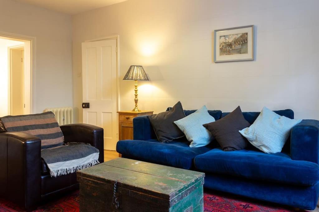 Perfect Getaway Near Beach, Town, Station Apartment *