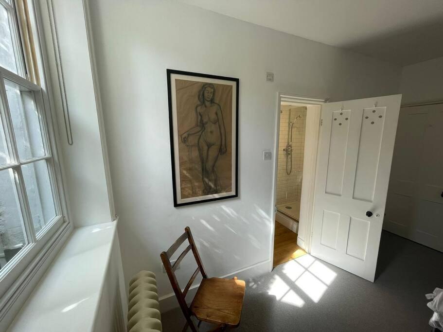 Perfect Getaway Near Beach, Town, Station Apartment