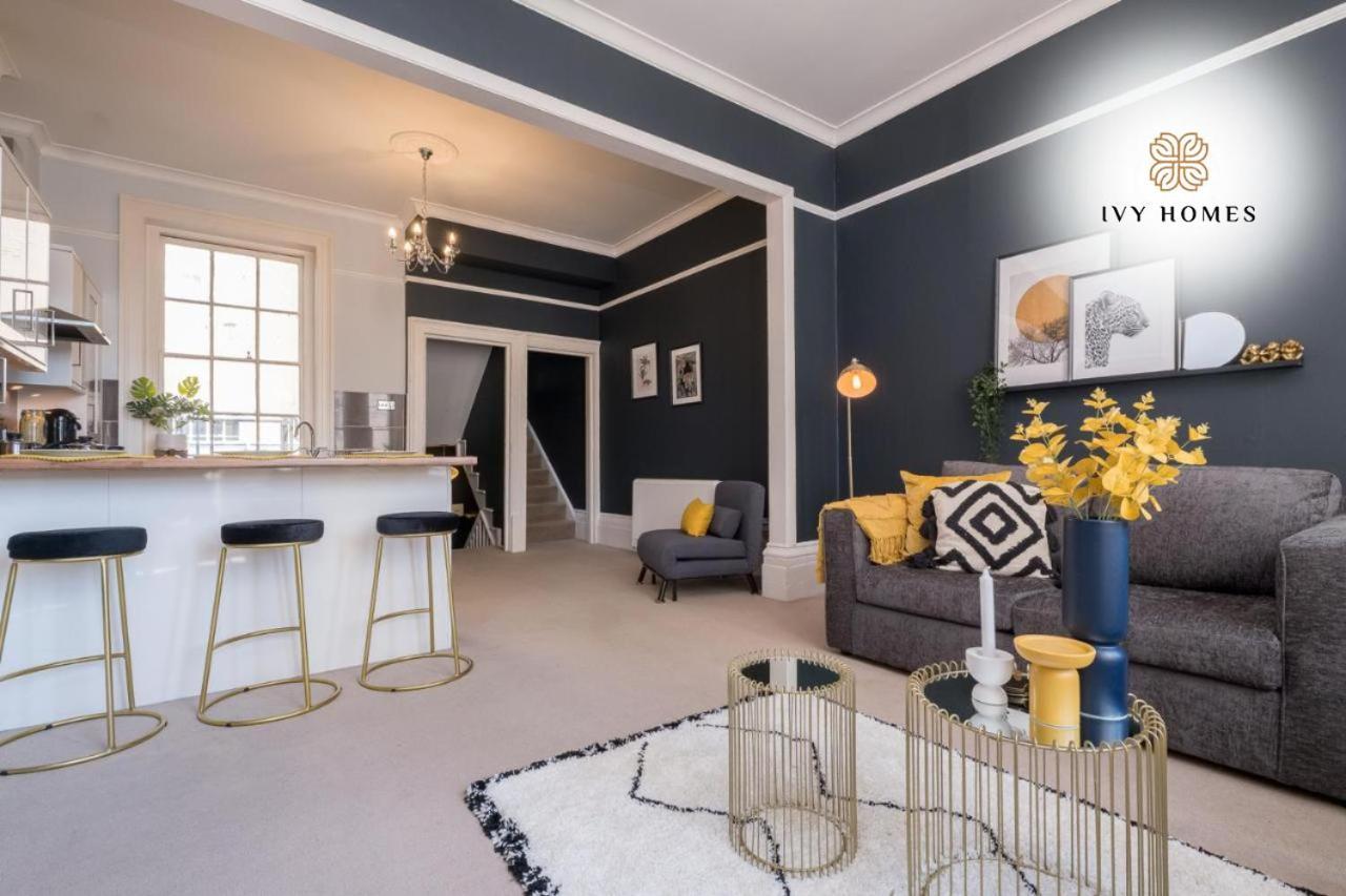 Super 3br Close To North Lanes And Shopping Centre Apartment *