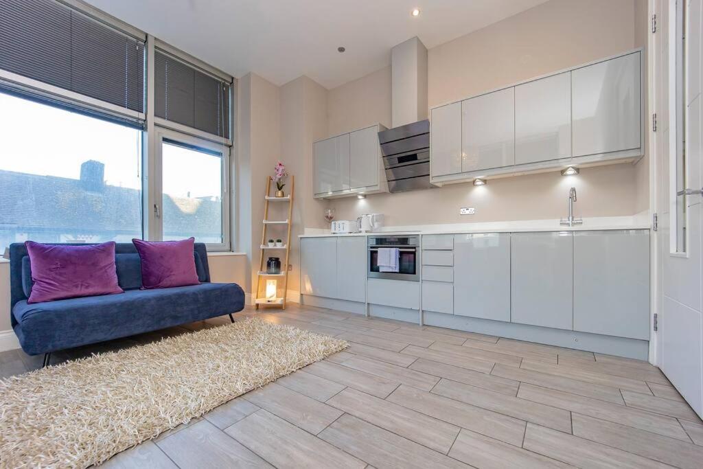 Flash Sale Centre Seafront 2 Bedroom Flat Bn1gre10