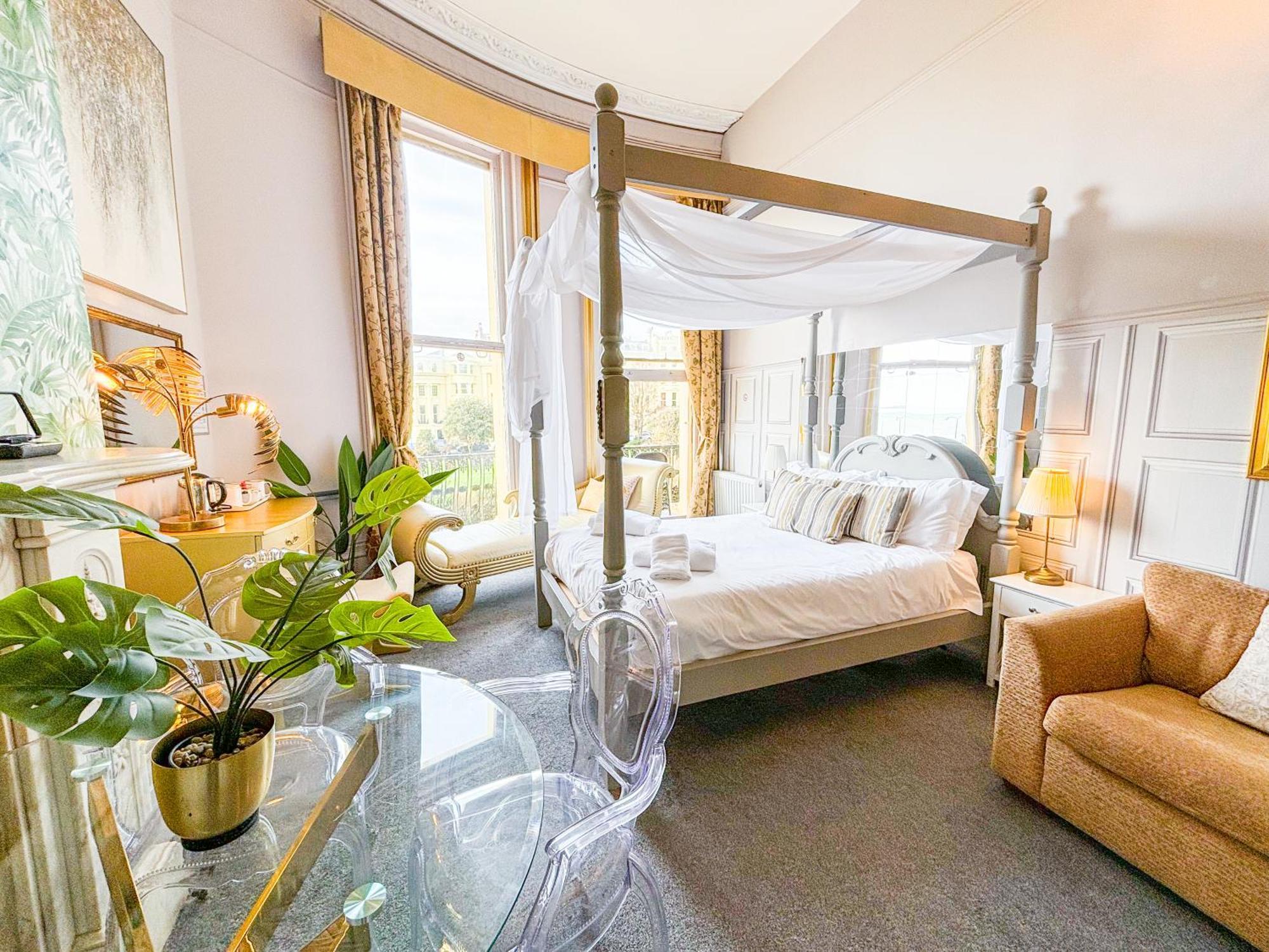 X Brunswick Square Hotel