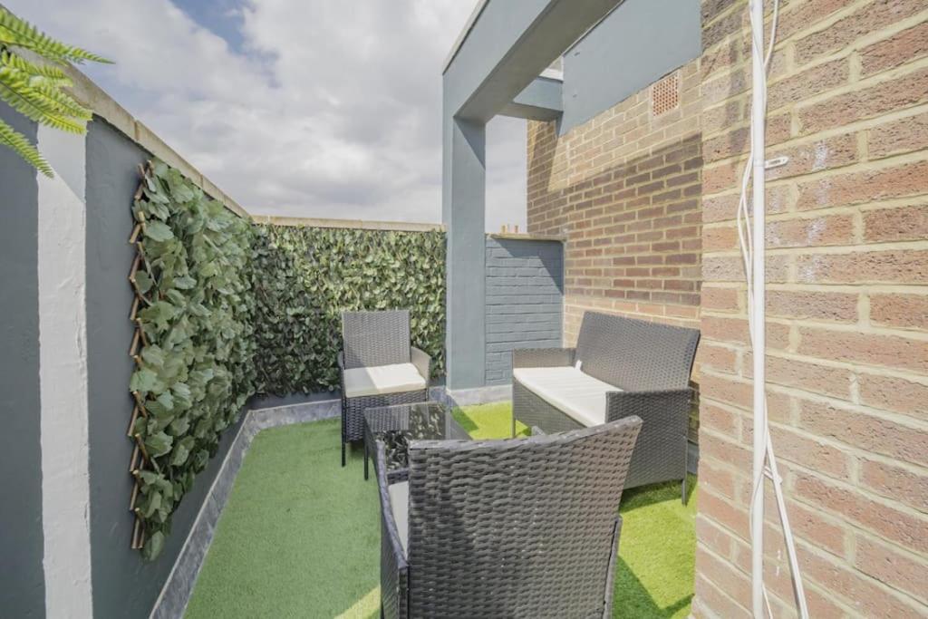 Flash Sale Special Offer Centre 2 Bedroom Flat Bn144cla01 Apartment