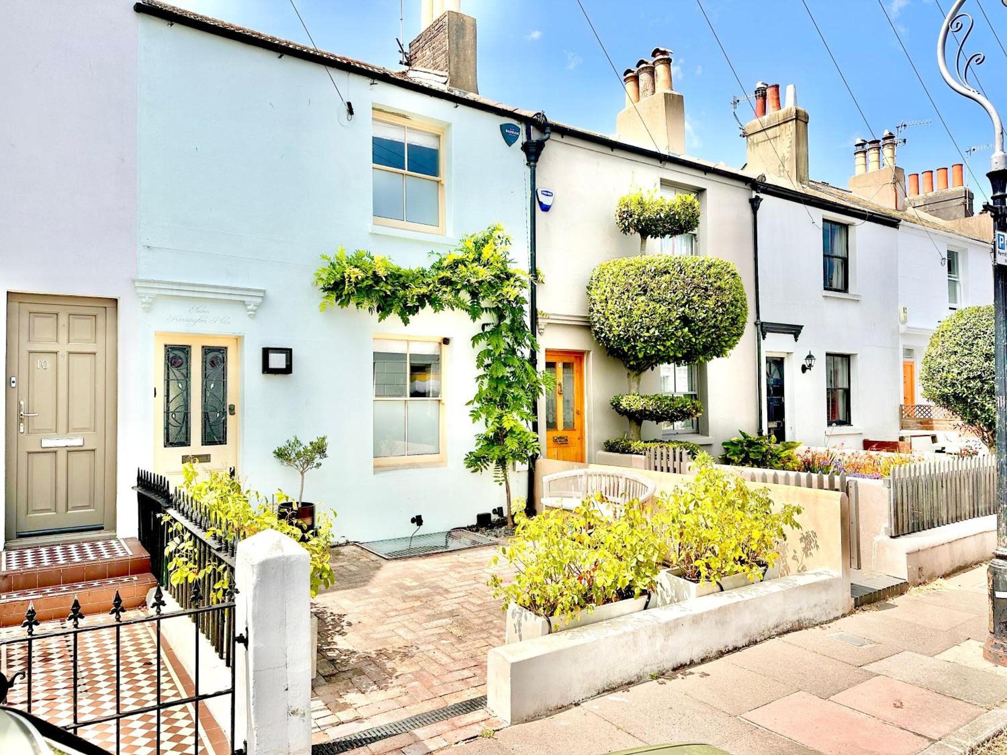 Stylish, Central, North Laine, Newly Decorated * Brighton