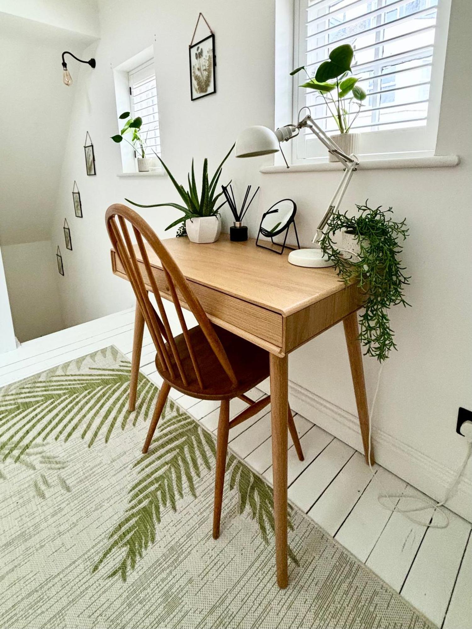 Stunning 3 Bedroom & 2 Bathroom With Patio Brighton