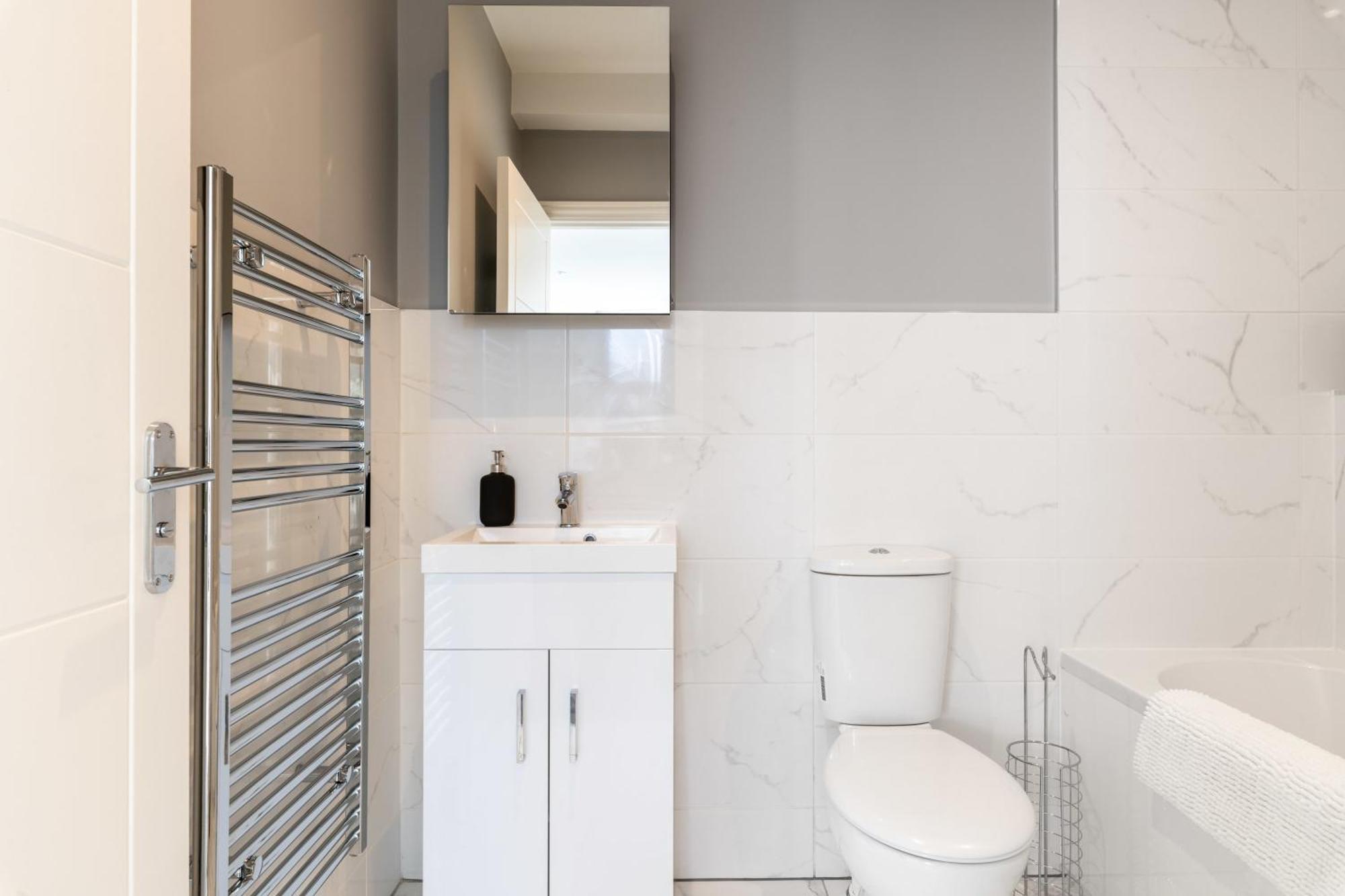 Stylish Central Studio Modern Luxury Apartment Brighton