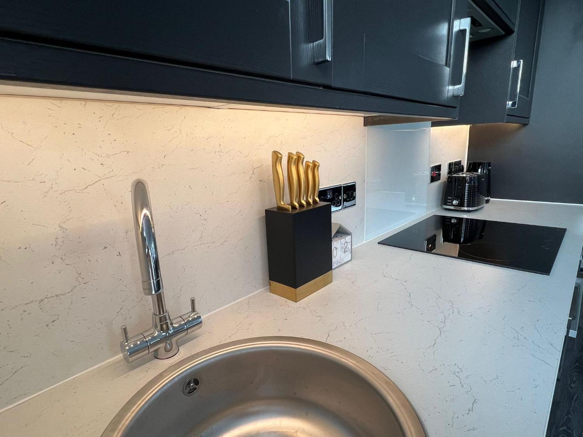 Stylish Central Studio Modern Luxury Apartment
