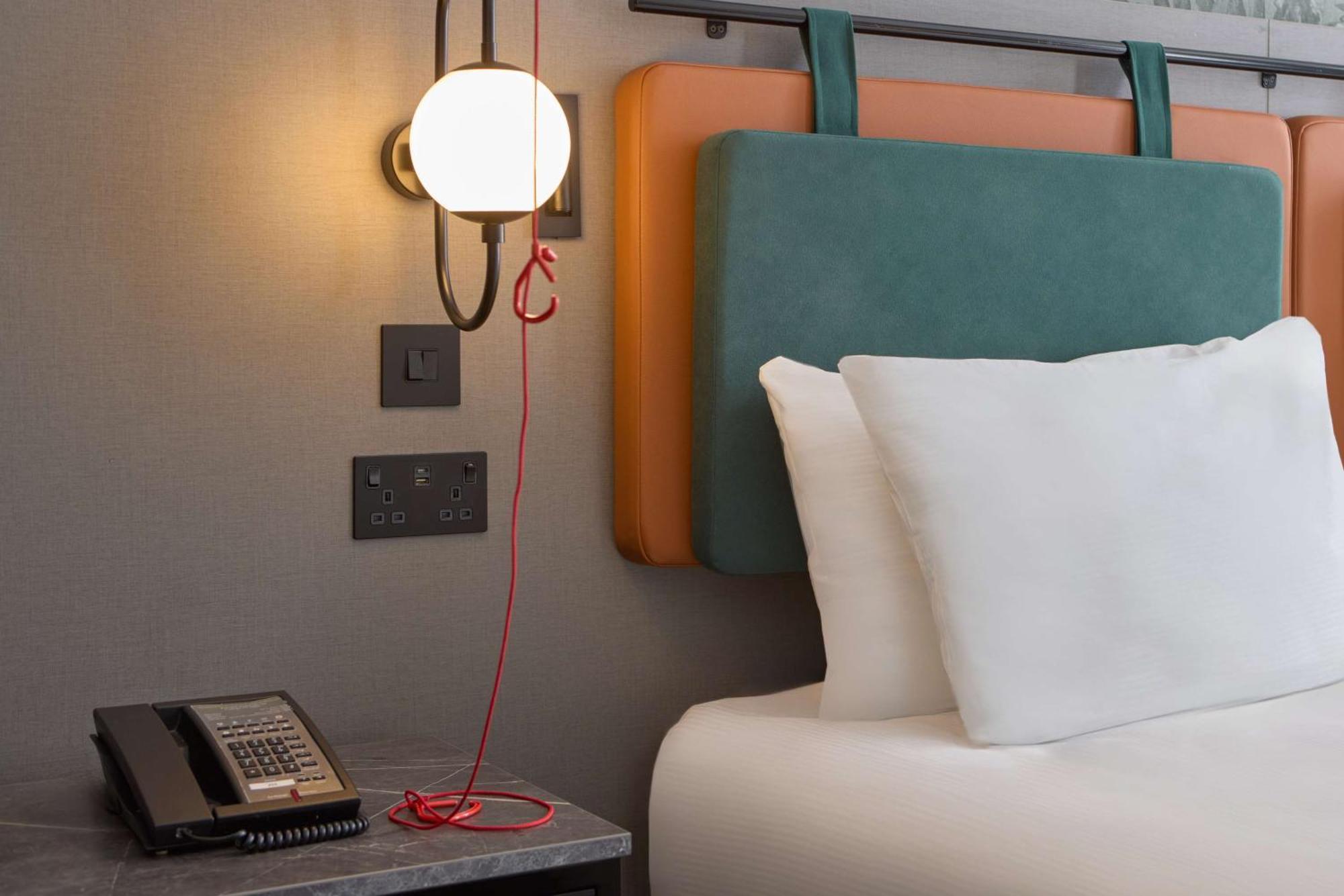 Doubletree By Hilton Metropole Hotel 4*