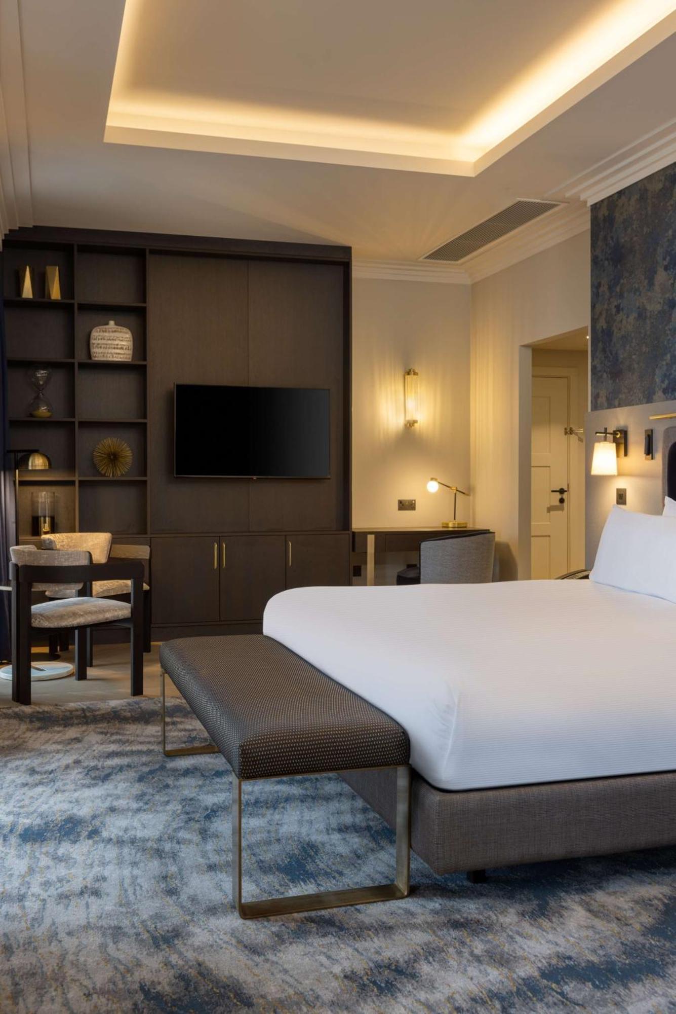 Doubletree By Hilton Metropole 4*