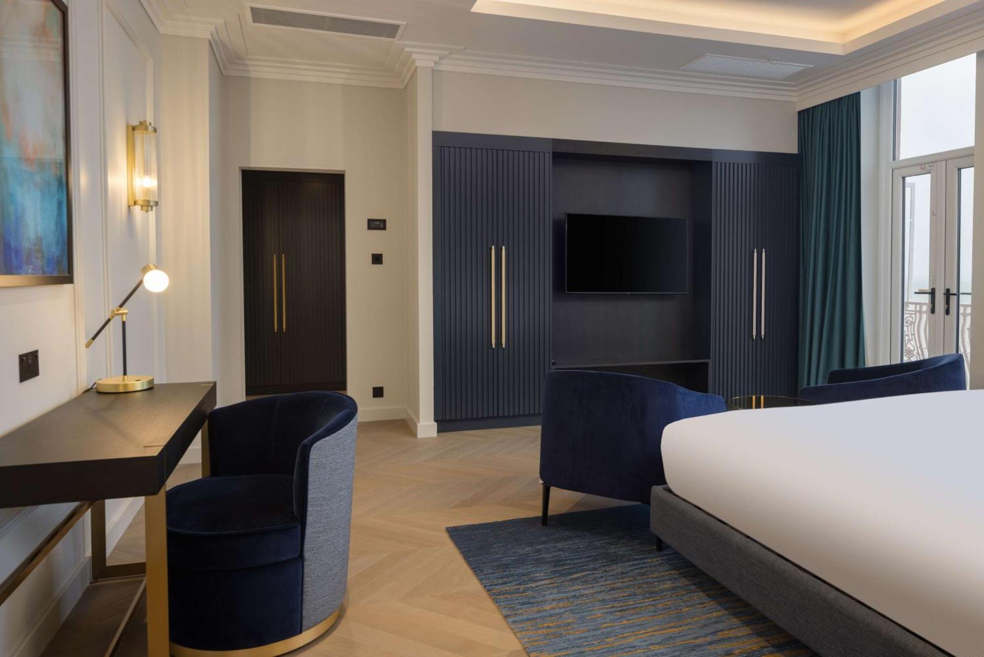 Doubletree By Hilton Metropole Hotel 4*