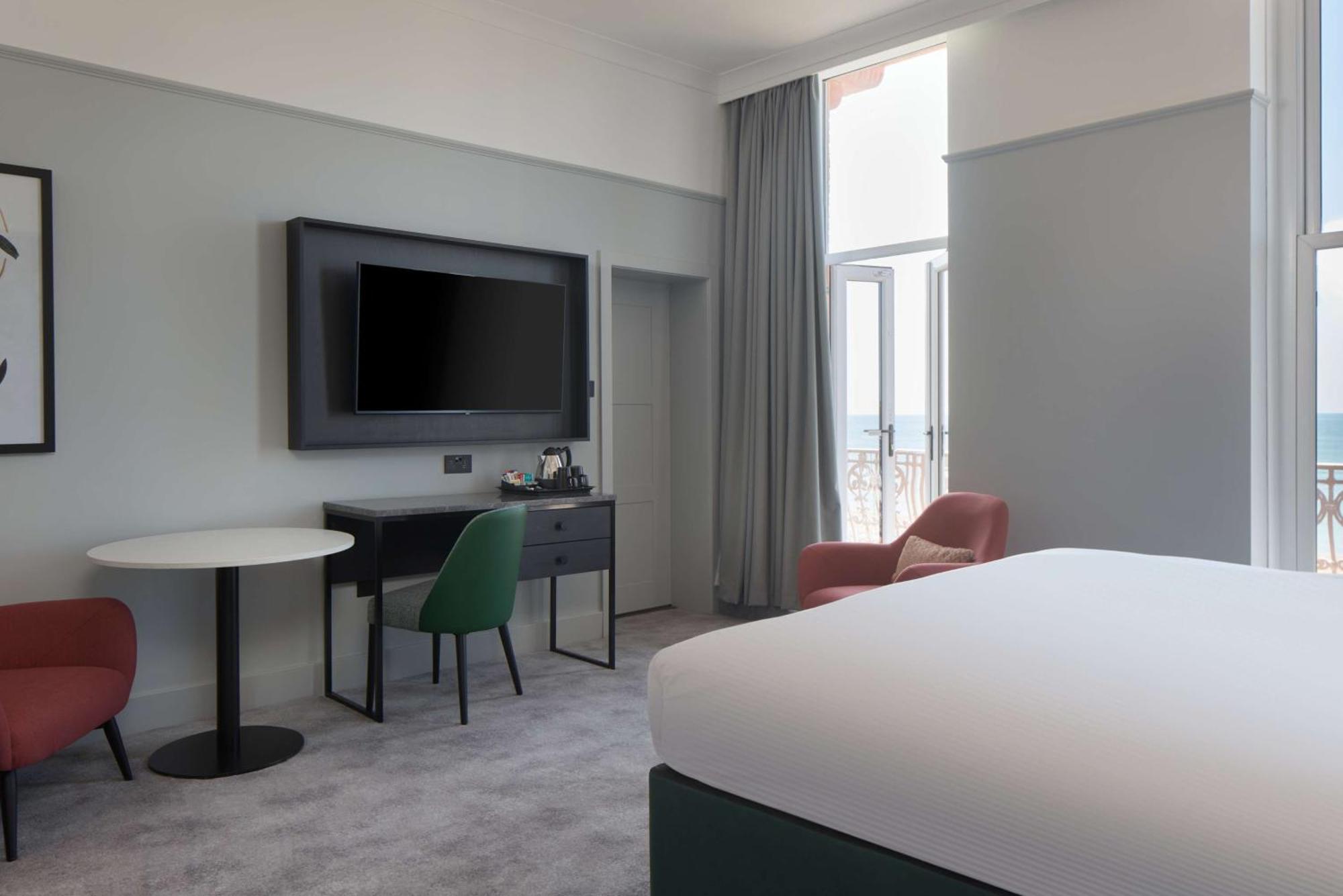 Doubletree By Hilton Metropole Hotel 4*