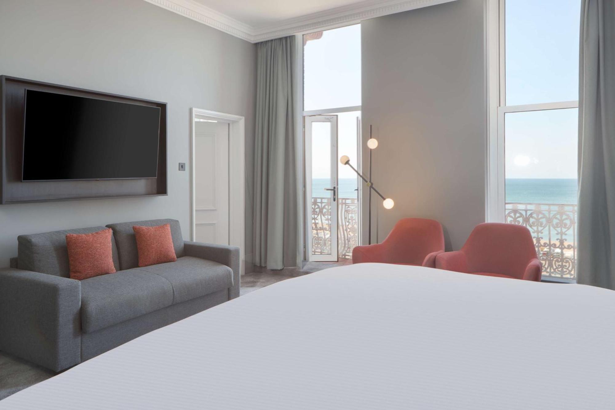 Doubletree By Hilton Metropole Hotel 4*
