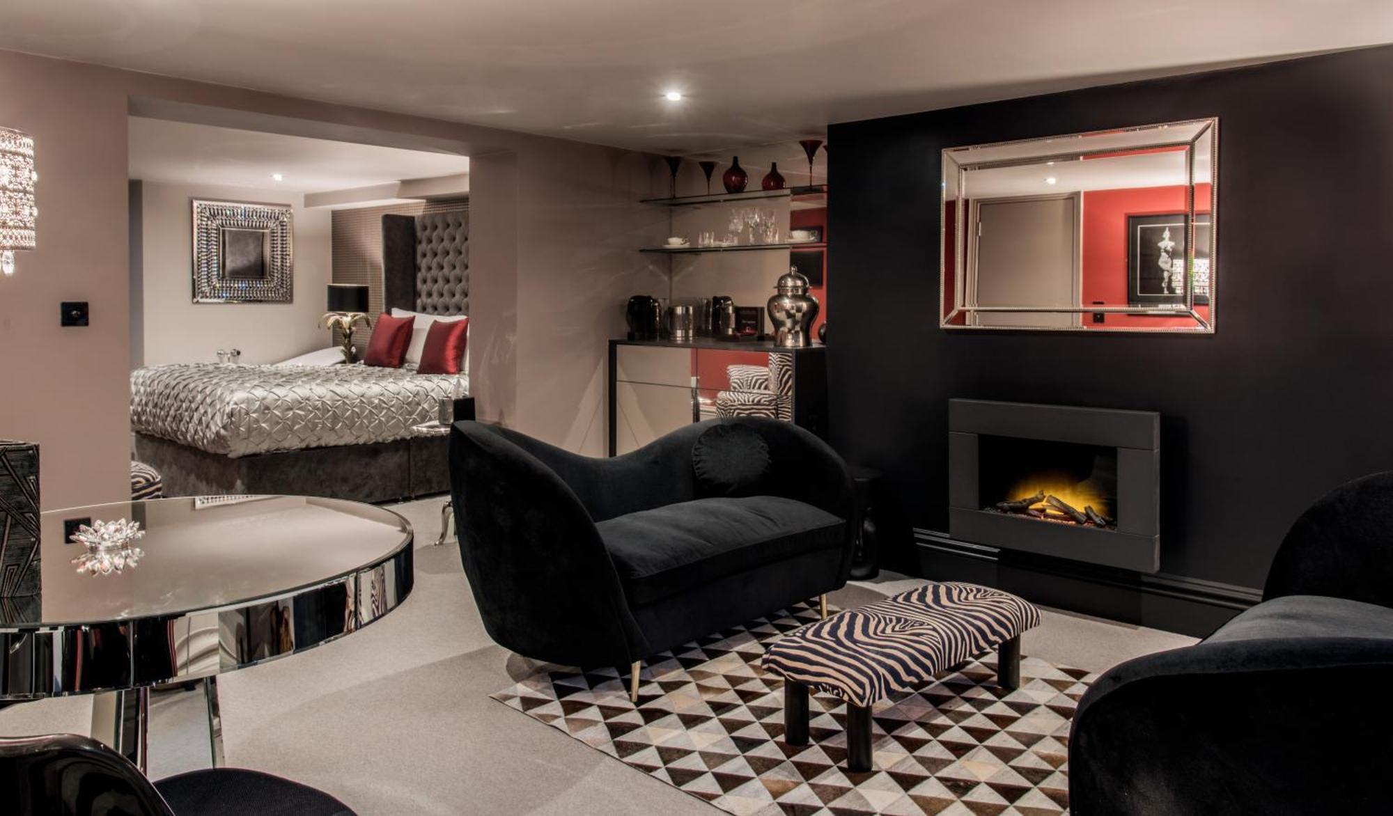 Square Townhouse Hotel
