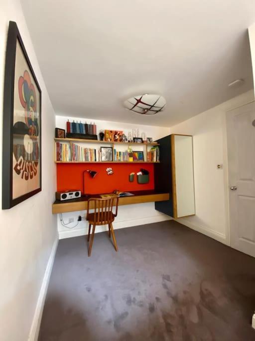 Large Townhouse Just 2 Minutes From The Sea/i360! Holiday home *