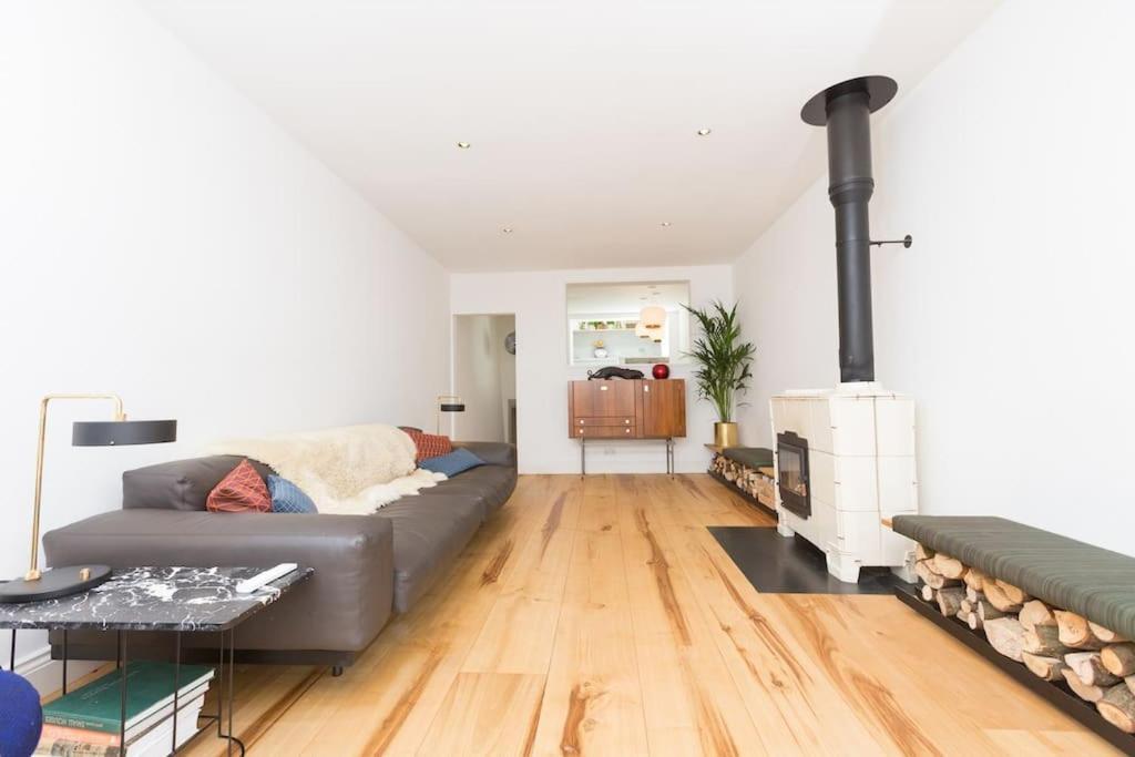 Holiday home Large Townhouse Just 2 Minutes From The Sea/i360!