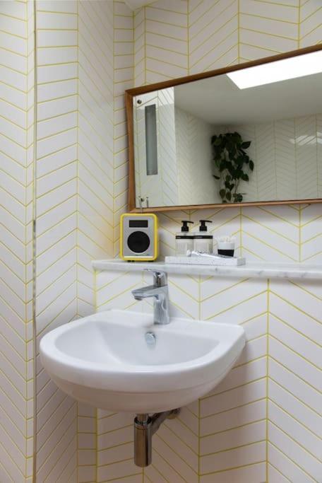 Large Townhouse Just 2 Minutes From The Sea/i360! Holiday home Brighton