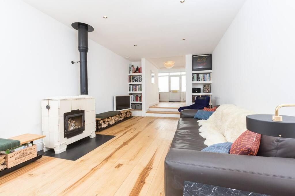 Large Townhouse Just 2 Minutes From The Sea/i360! Brighton
